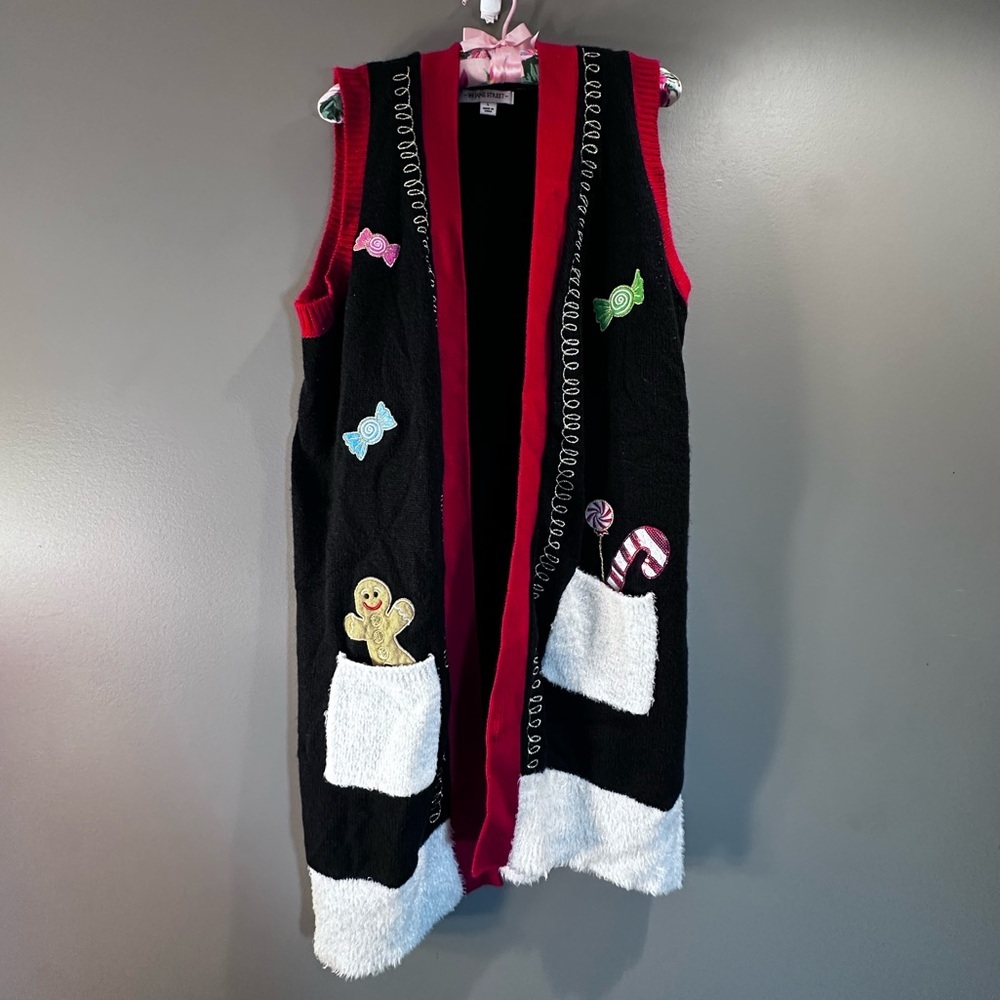 Christmas Sleeveless Embroided Candy Sweater